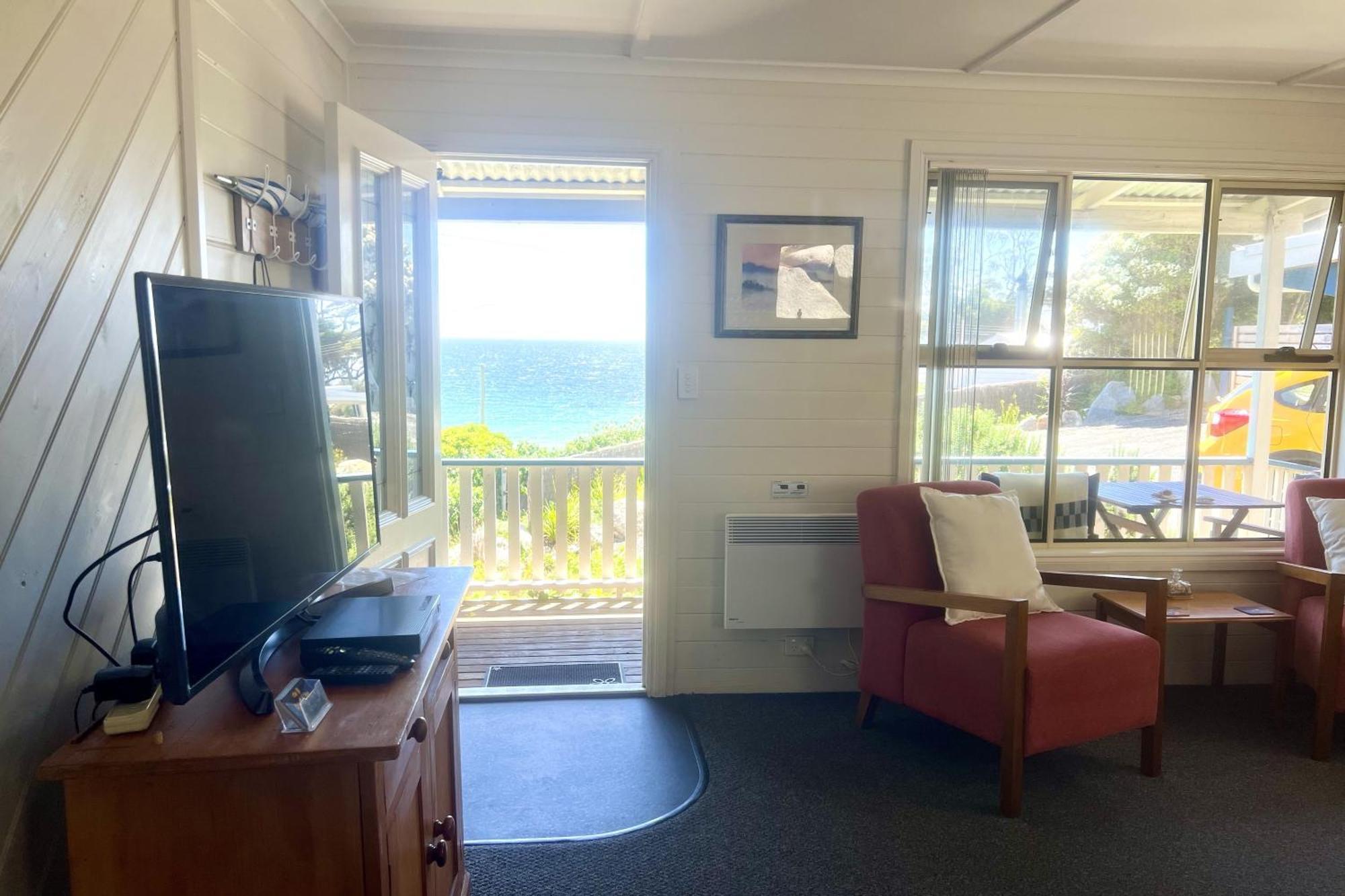 Binalong Beach Cottage Beachfront At Bay Of Fires Next To Restaurant Binalong Bay Eksteriør bilde